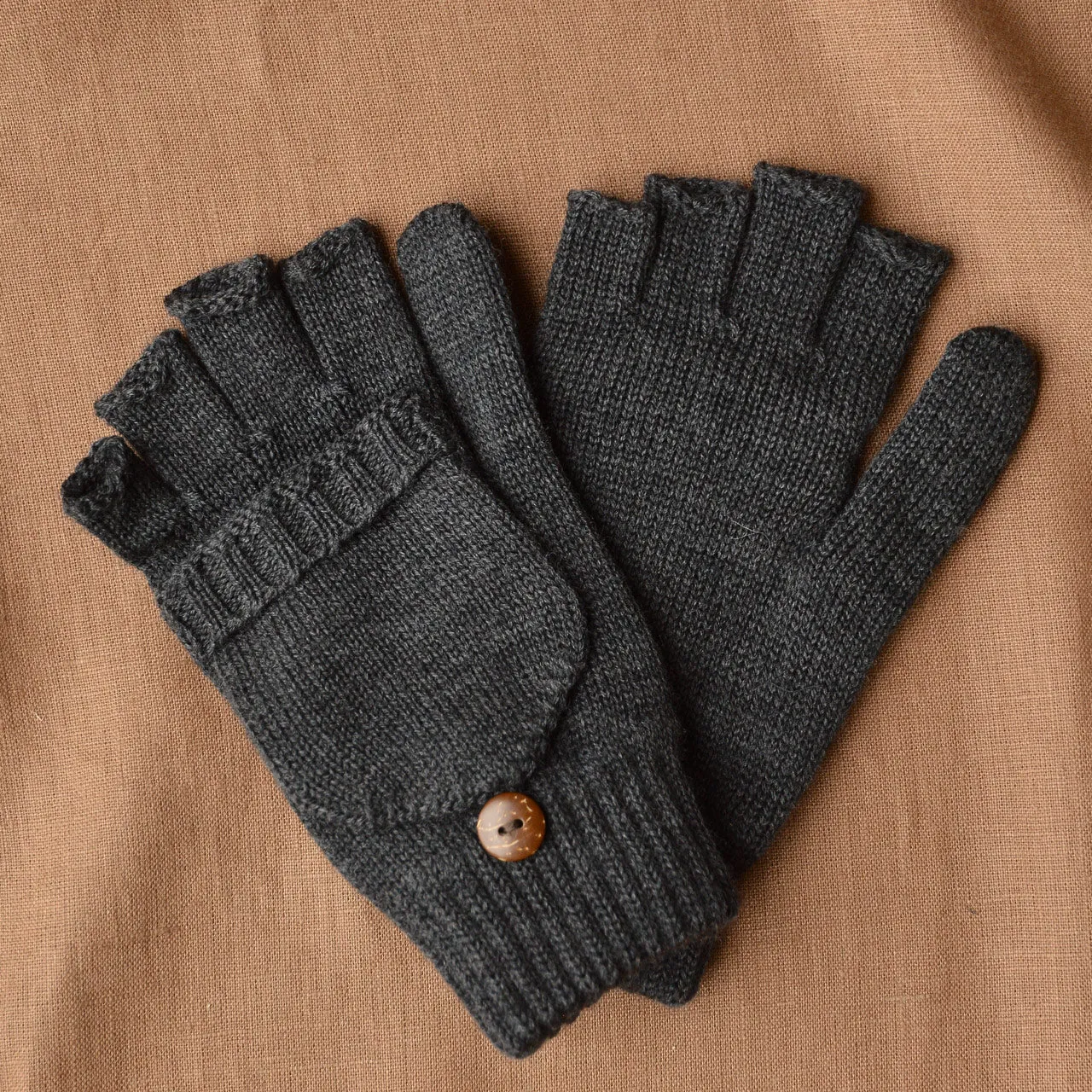 Adults Button Back Mittens in 100% Organic Merino Wool *Returning 2025