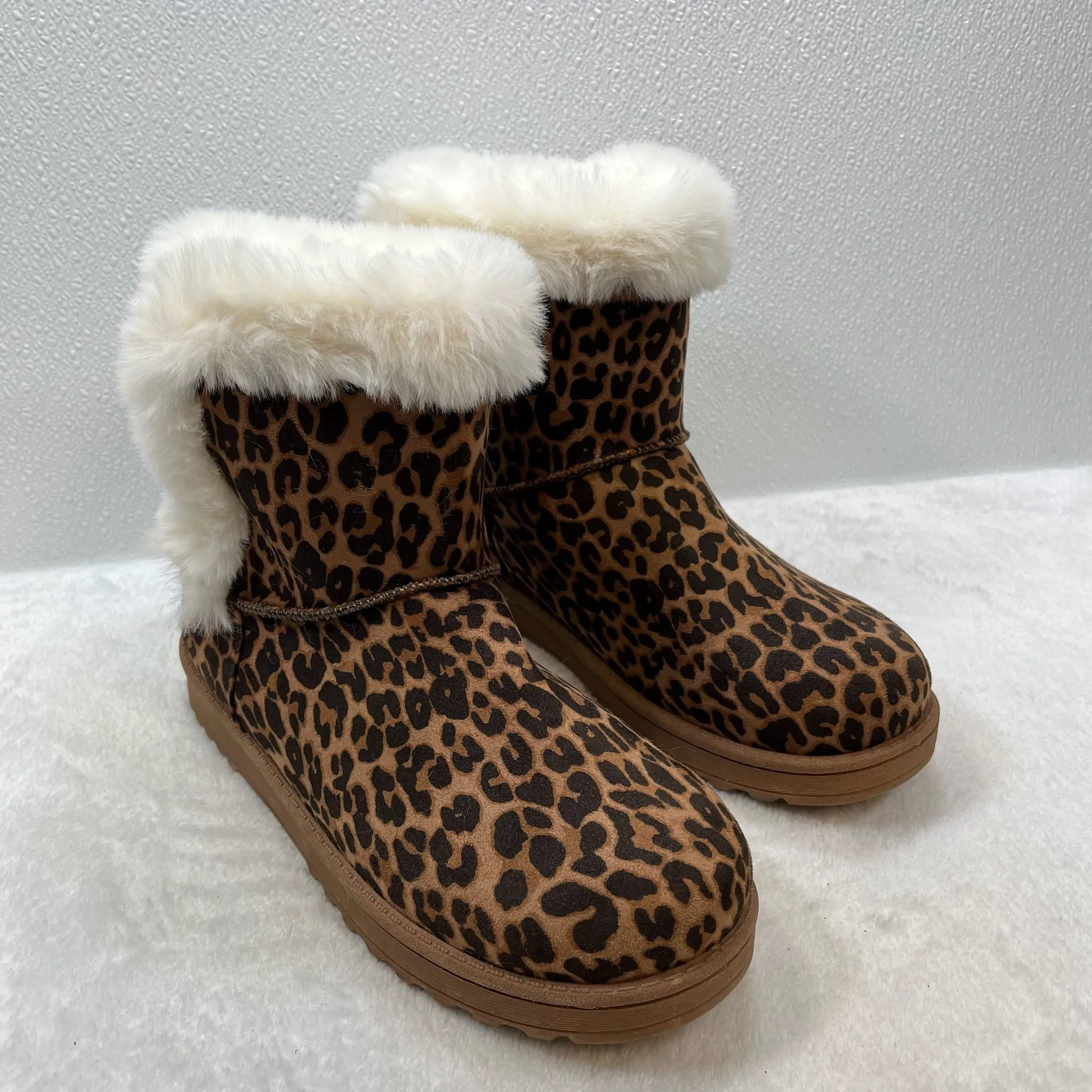 Boots Snow By Clothes Mentor  Size: 10