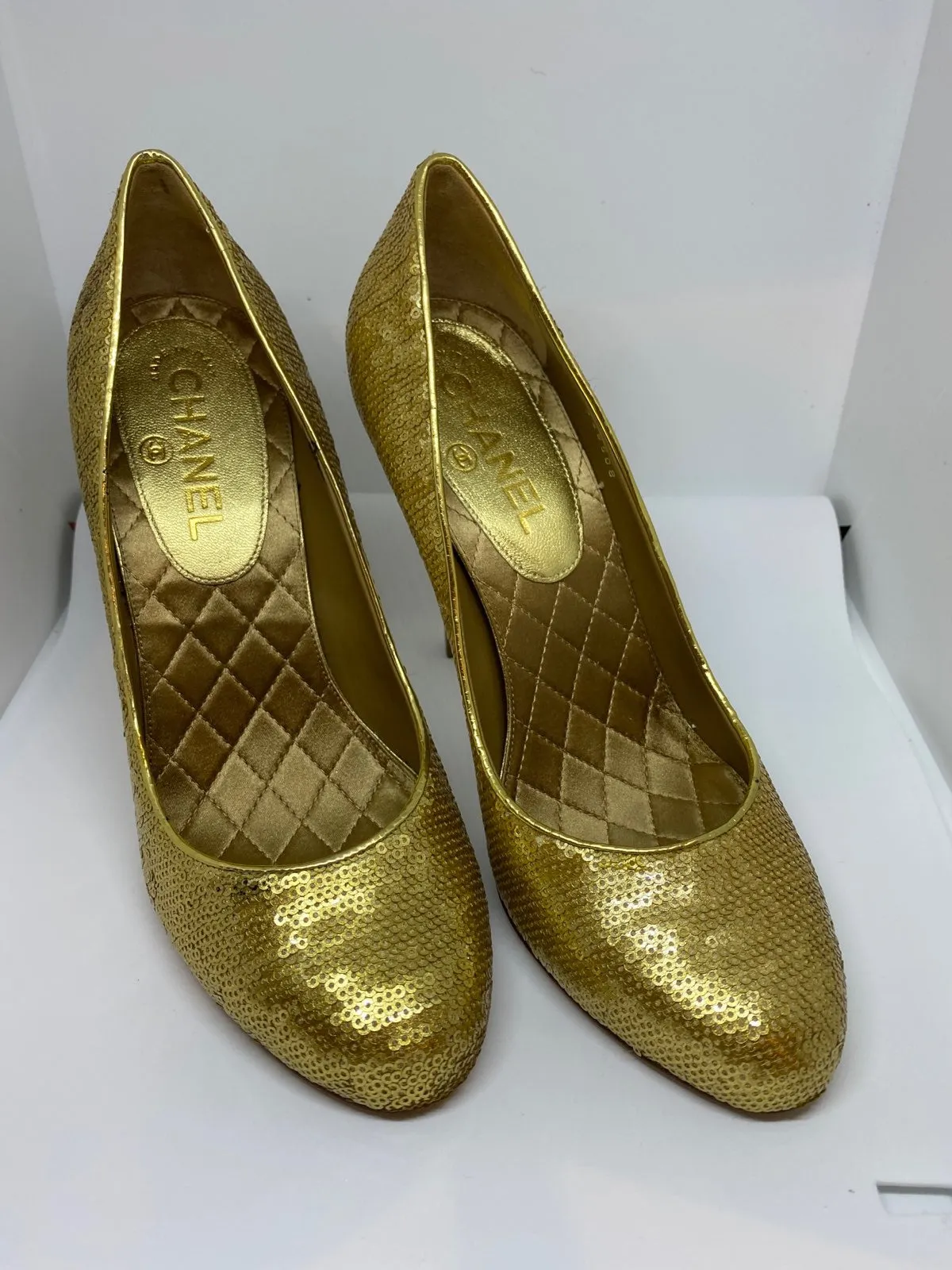 Chanel sequin gold stiletto heel pumps EU 39