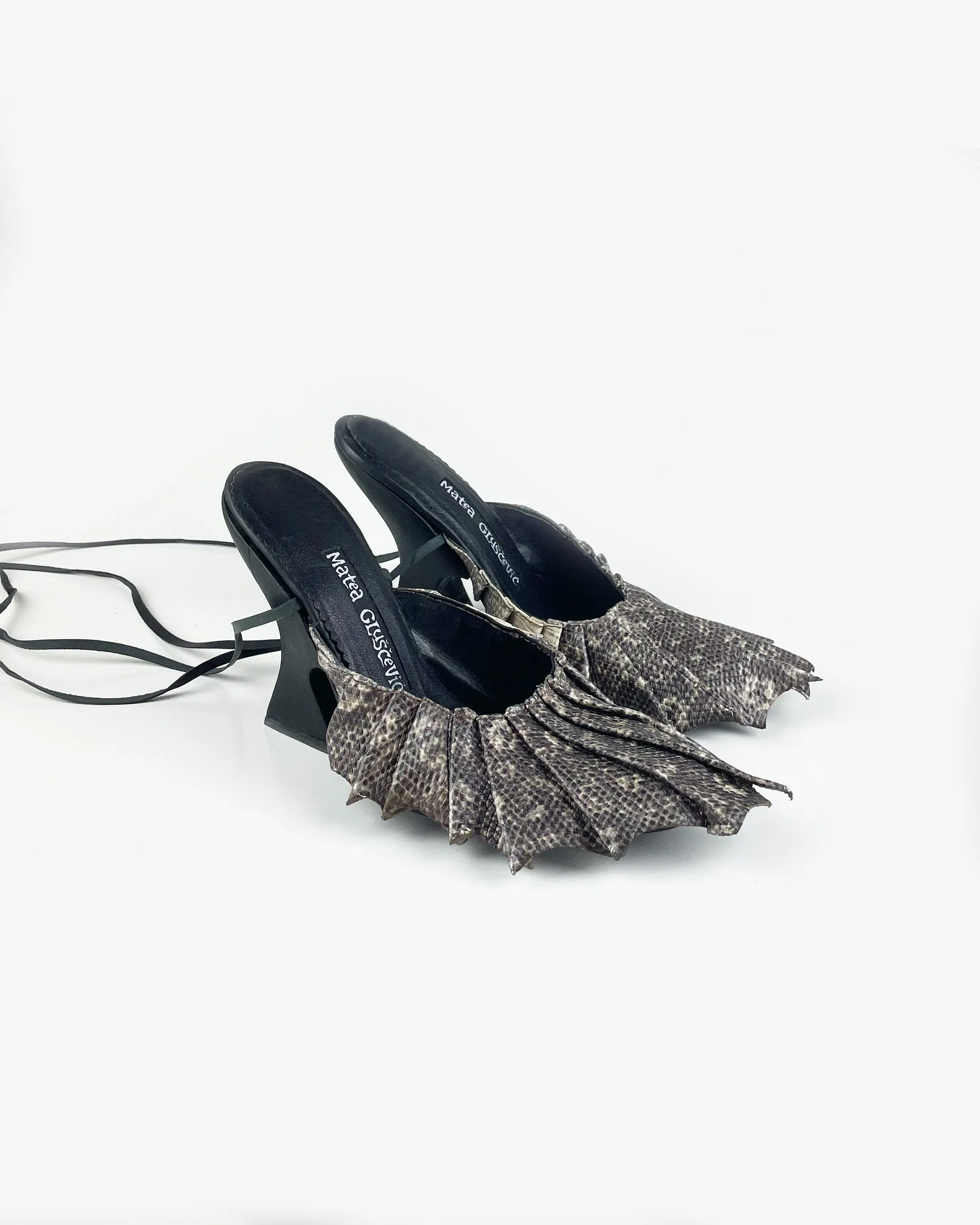 Dragon Heels