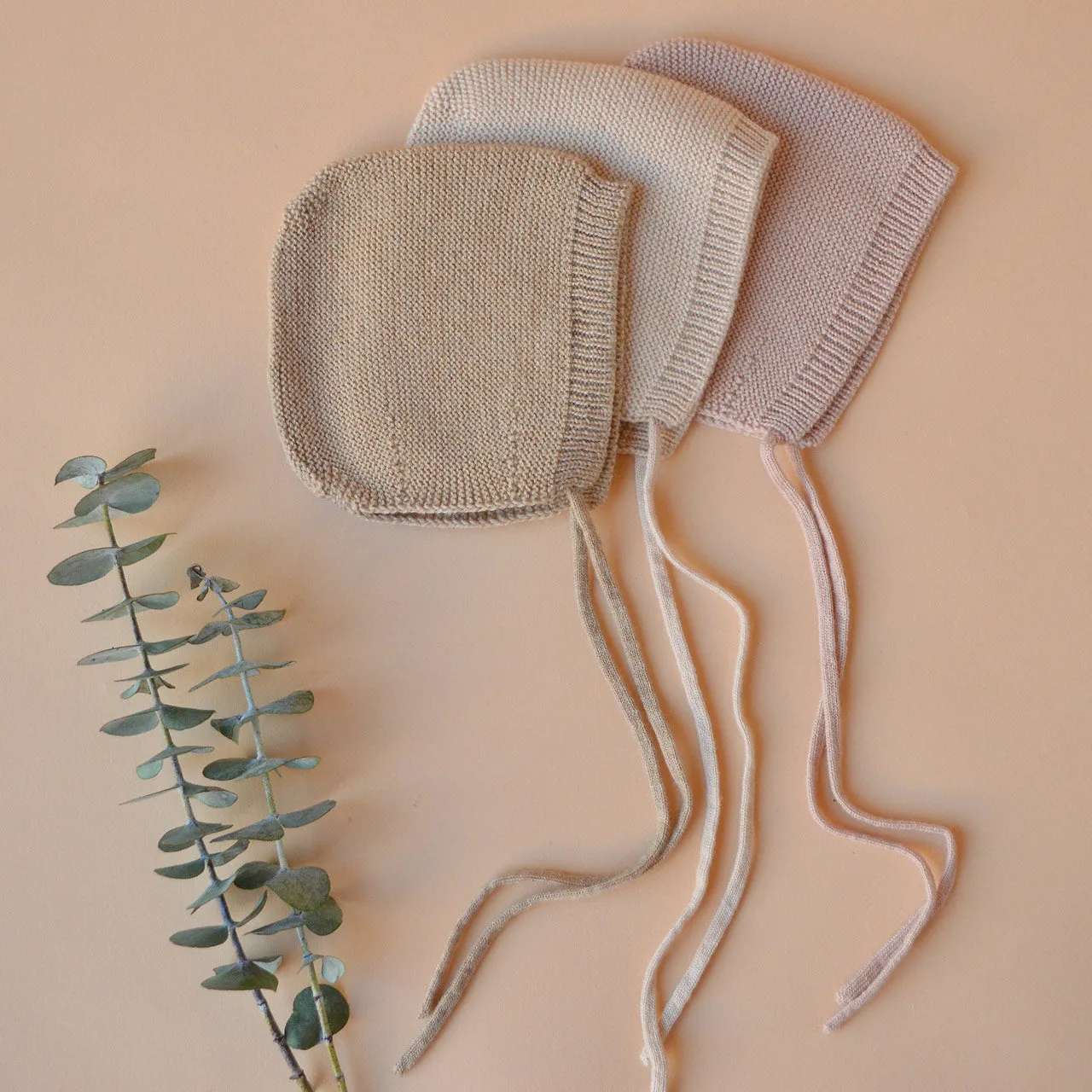 Hvid Baby Bonnet - 100% Merino Wool (Newborn) *Returning Soon