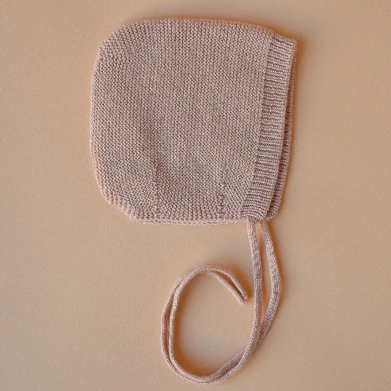 Hvid Baby Bonnet - 100% Merino Wool (Newborn) *Returning Soon