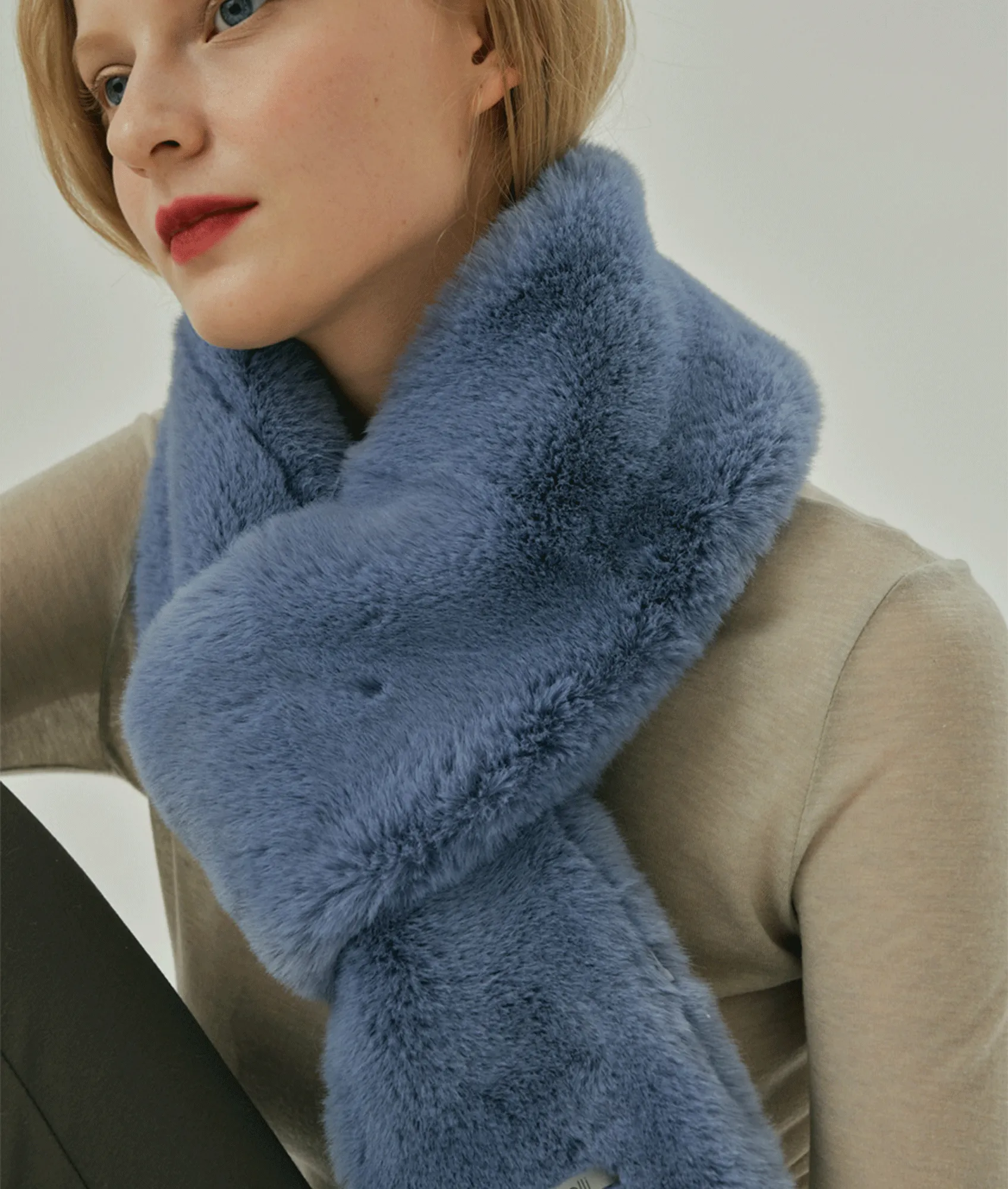 Ming Fur Muffler - Blue