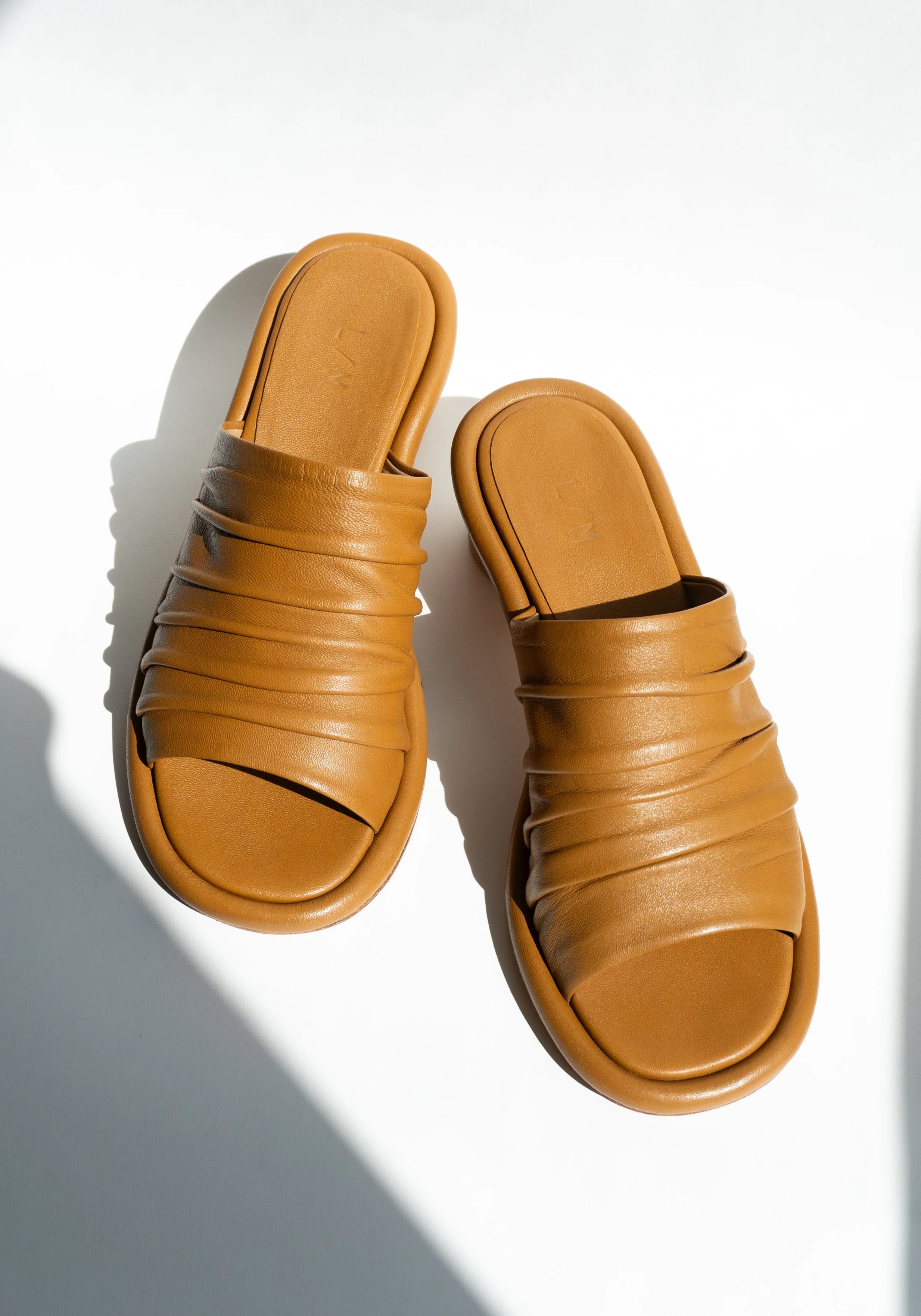 Ruche Slide in Camel